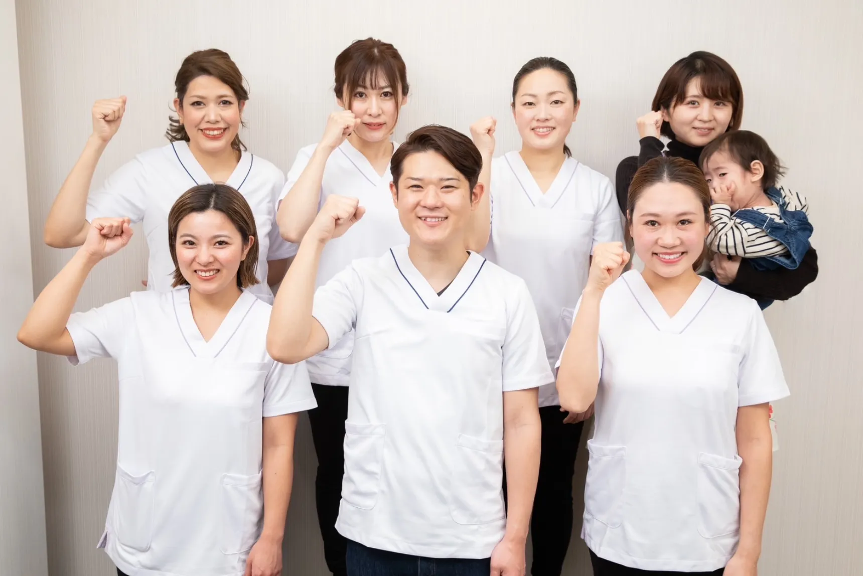 スタッフの集合写真