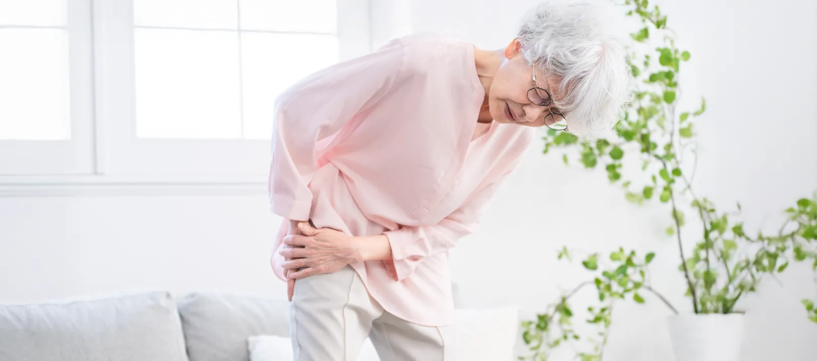 坐骨神経痛の女性